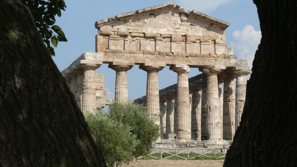 Post Paestum: history of the famous temples